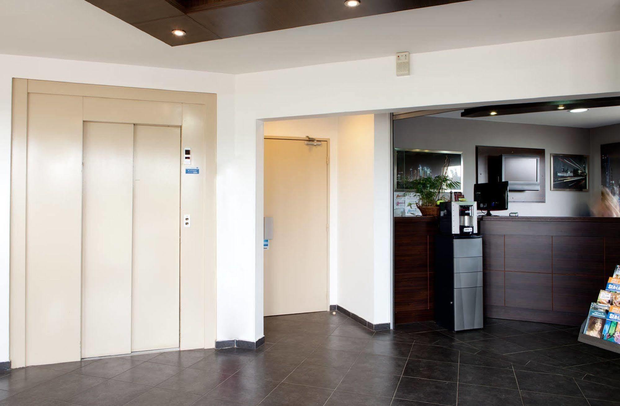 Orly Superior Hotel Athis-Mons Exterior photo